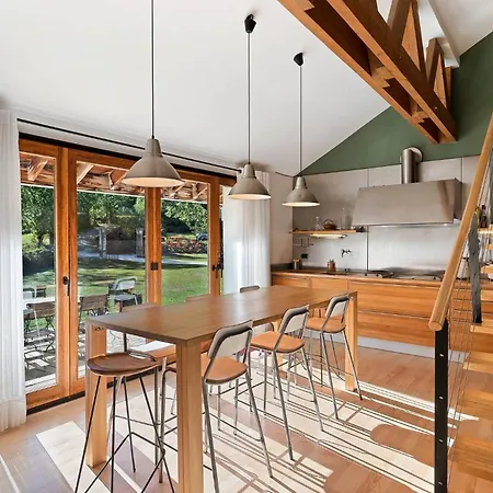 Du Chateau Des Girards Apartment