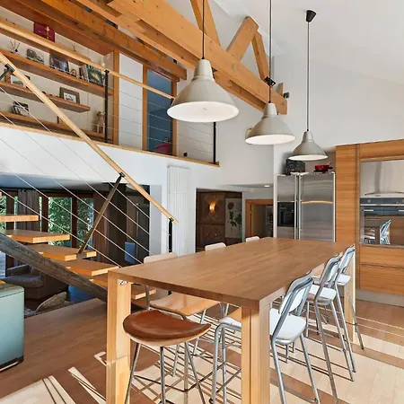 Du Chateau Des Girards Apartment *