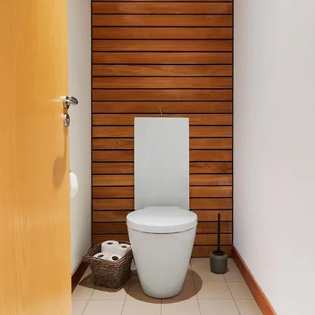 Du Chateau Des Girards Apartment *