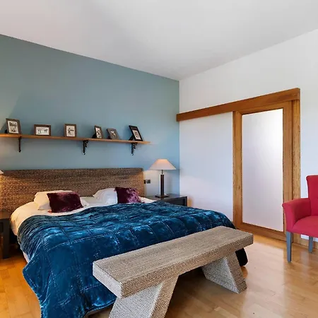 Du Chateau Des Girards Apartment *